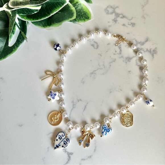 Bespoke Vintage Style Blue White Bead Necklace Gold Bow Faux Pearl Palace NEW - Picture 2 of 10